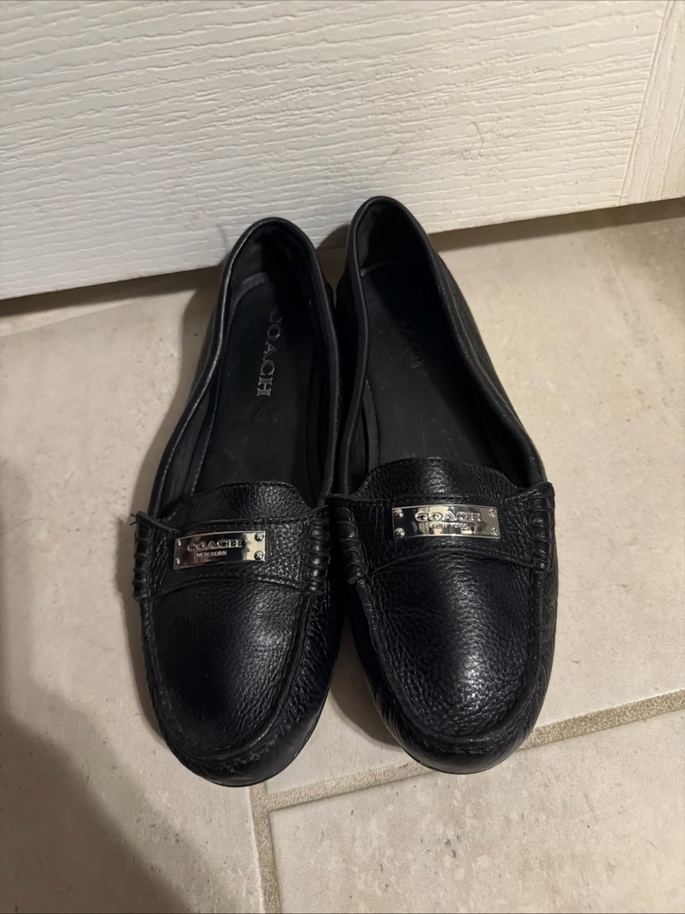 Coach Black Federica Loafer Flats Silver Logo Slip On 7.5 B Pebble Leather Euc